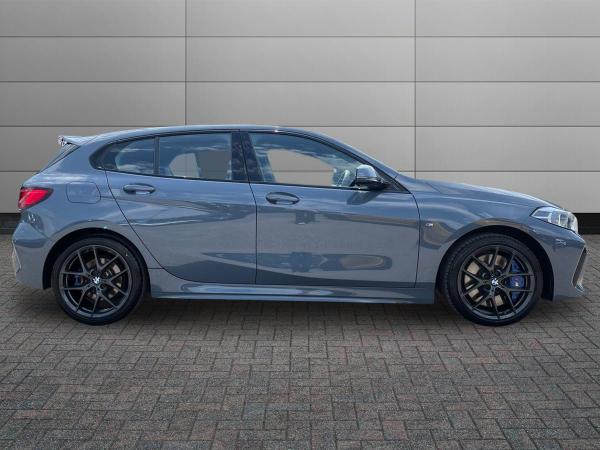 BMW 1 Series Photo autoimg-c2b1b7b7e9add2e1c7c87f2da226d6626032d6d6.jpg