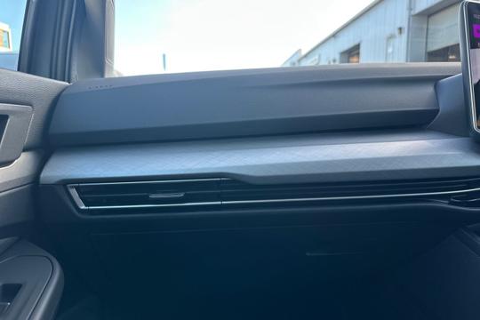 Volkswagen Golf Photo autoimg-c2b2747ea83f470f6d1ac0c3d0c483806d55021e.jpg