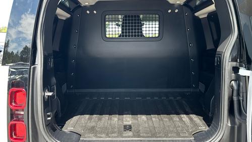 Land Rover Defender Photo autoimg-c2b2c1fed1ff37da910f7a32608a4b23e2ab7c4b.jpg