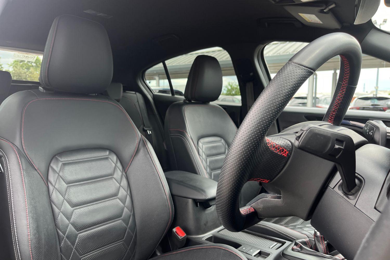Ford FOCUS Photo 16