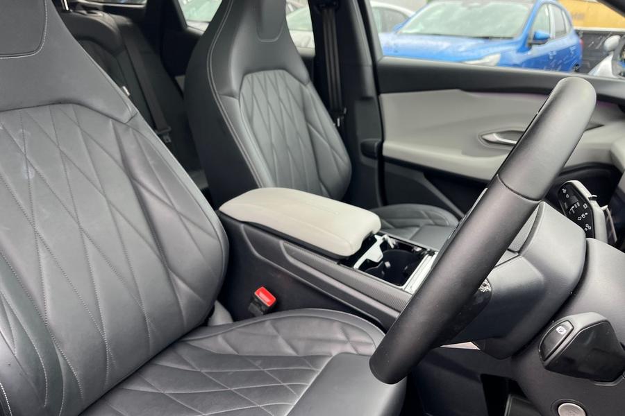 Ford Explorer Photo autoimg-c2b4325e31bb02ce84811b9b0e50e64ecac0e4a3.jpg