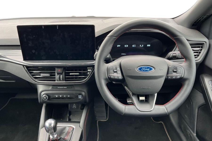 Ford Focus Photo autoimg-c2b4834b0d9cab2041f85ec2644e6acd77c6167b.jpg