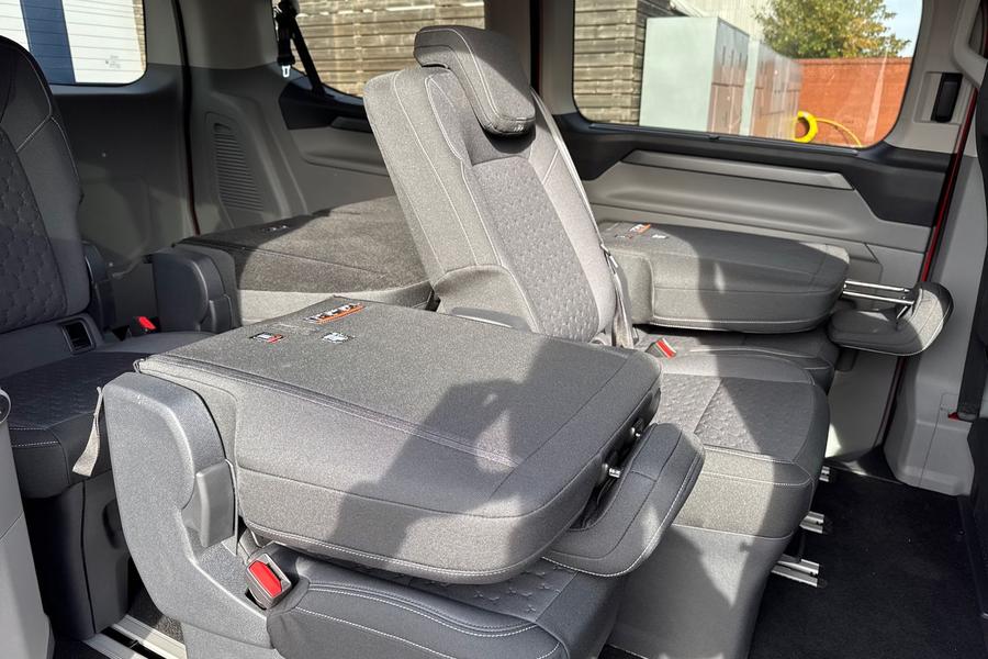 Ford Tourneo Custom Photo autoimg-c2bc56ecdefc5586a7a6261b27aaa5740b330a06.jpg
