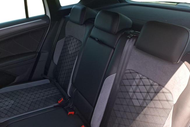 VOLKSWAGEN Tiguan Photo 9