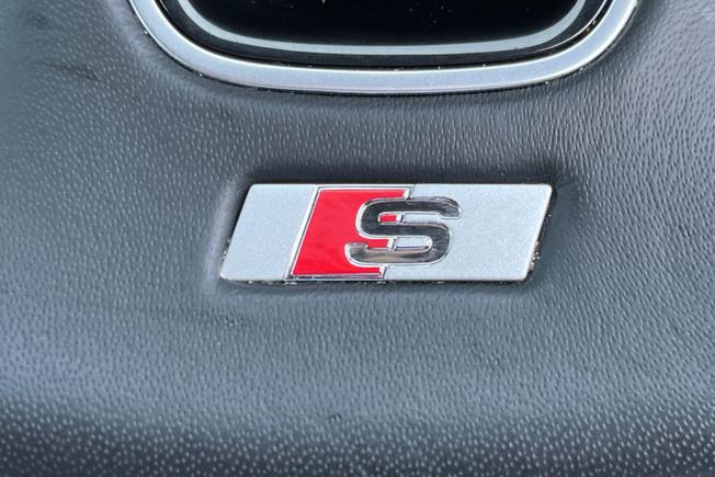 AUDI A4 Photo 35