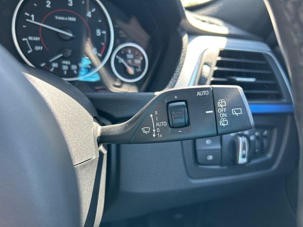 BMW 3 Series Photo autoimg-c2bdc74d4a3ae9421227bf5e36a32e7bbbc92db3.jpg