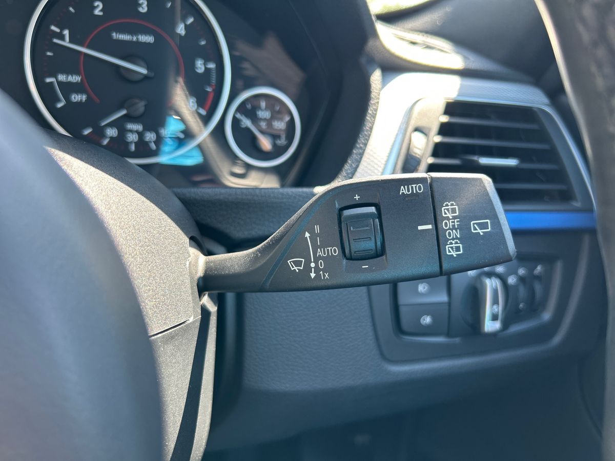 BMW 3 Series Photo 28