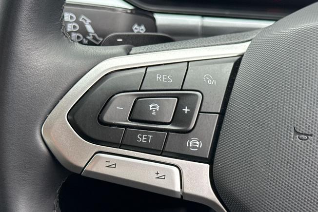 Volkswagen T-Roc Photo 16