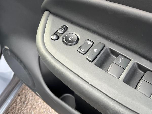 Honda Jazz Photo autoimg-c2c1ac5d58a2369f1848ed418d912d4f1cc6f401.jpg