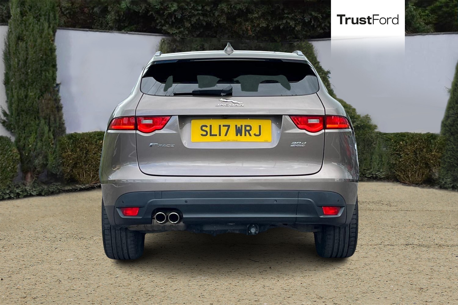 Jaguar F-PACE Photo 6