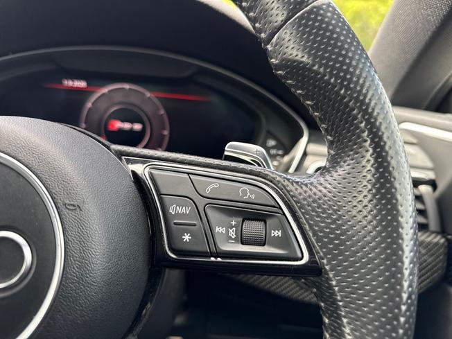 AUDI RS5 Photo 17