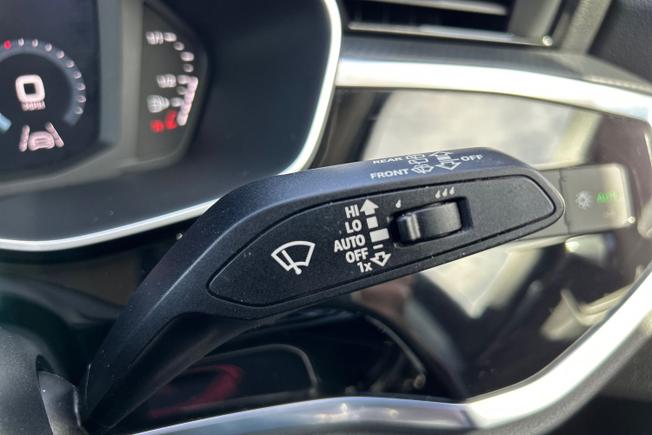 AUDI Q3 Photo 45