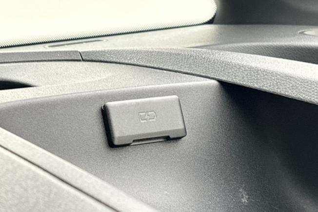VOLKSWAGEN ID. Buzz Cargo Photo 26