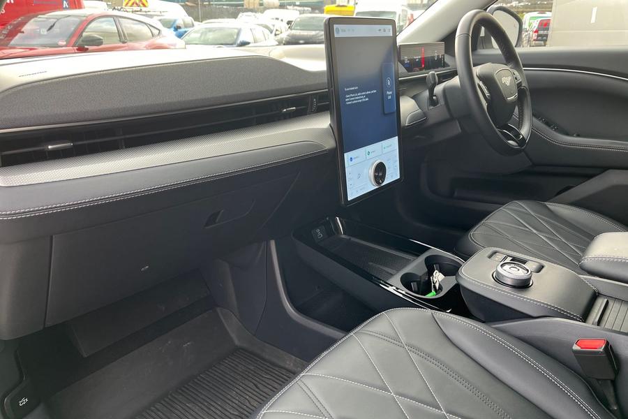 Ford MUSTANG MACH-E Photo autoimg-c2cebc1a3eb4815f4ed110a172a35bb6890f46f8.jpg