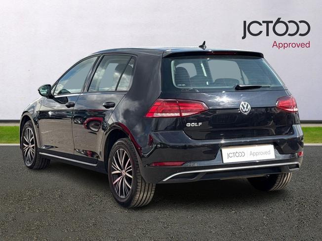 VOLKSWAGEN Golf Photo 3