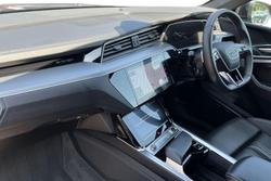 AUDI E-Tron Photo 2