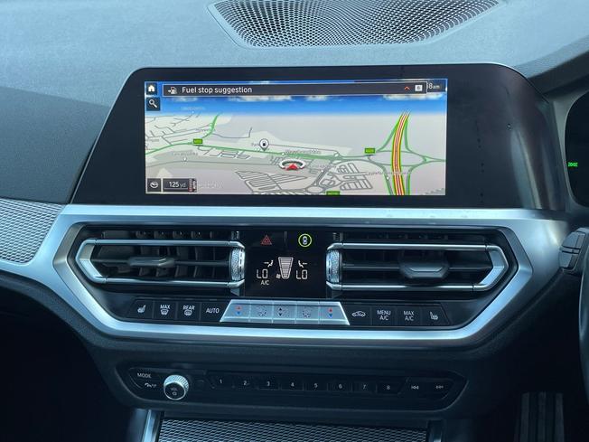 BMW 3 Series Photo 14