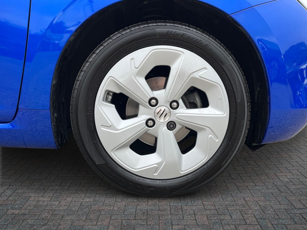 Suzuki Swift Photo 8