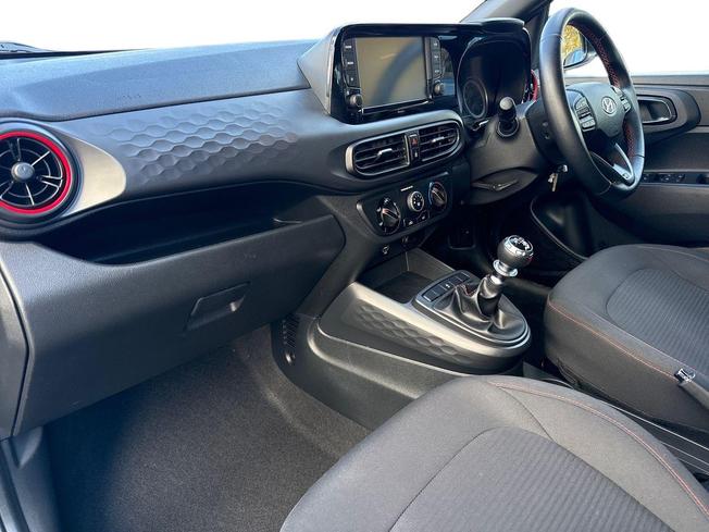 HYUNDAI i10 Photo 2
