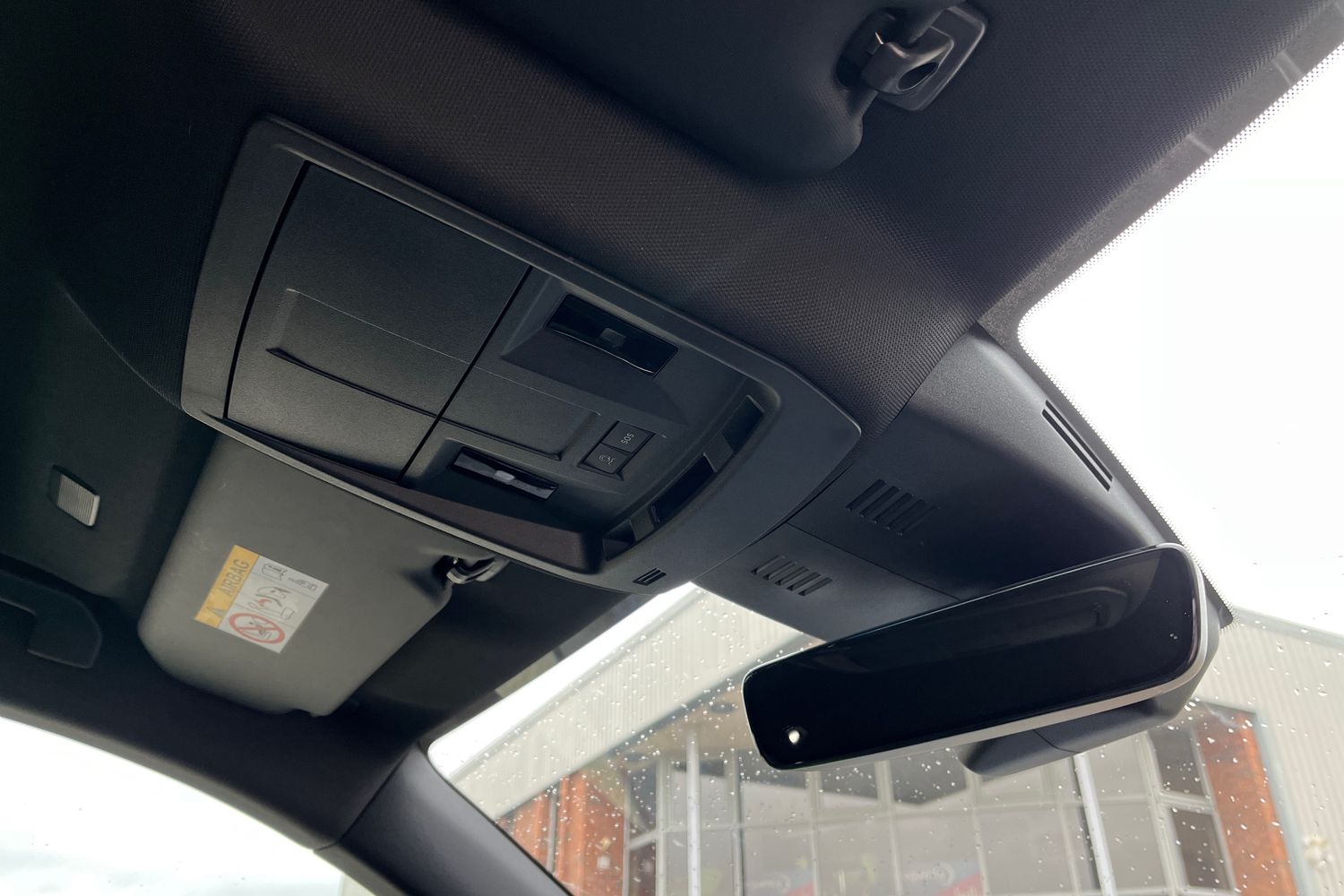 Peugeot E-5008 Photo 37