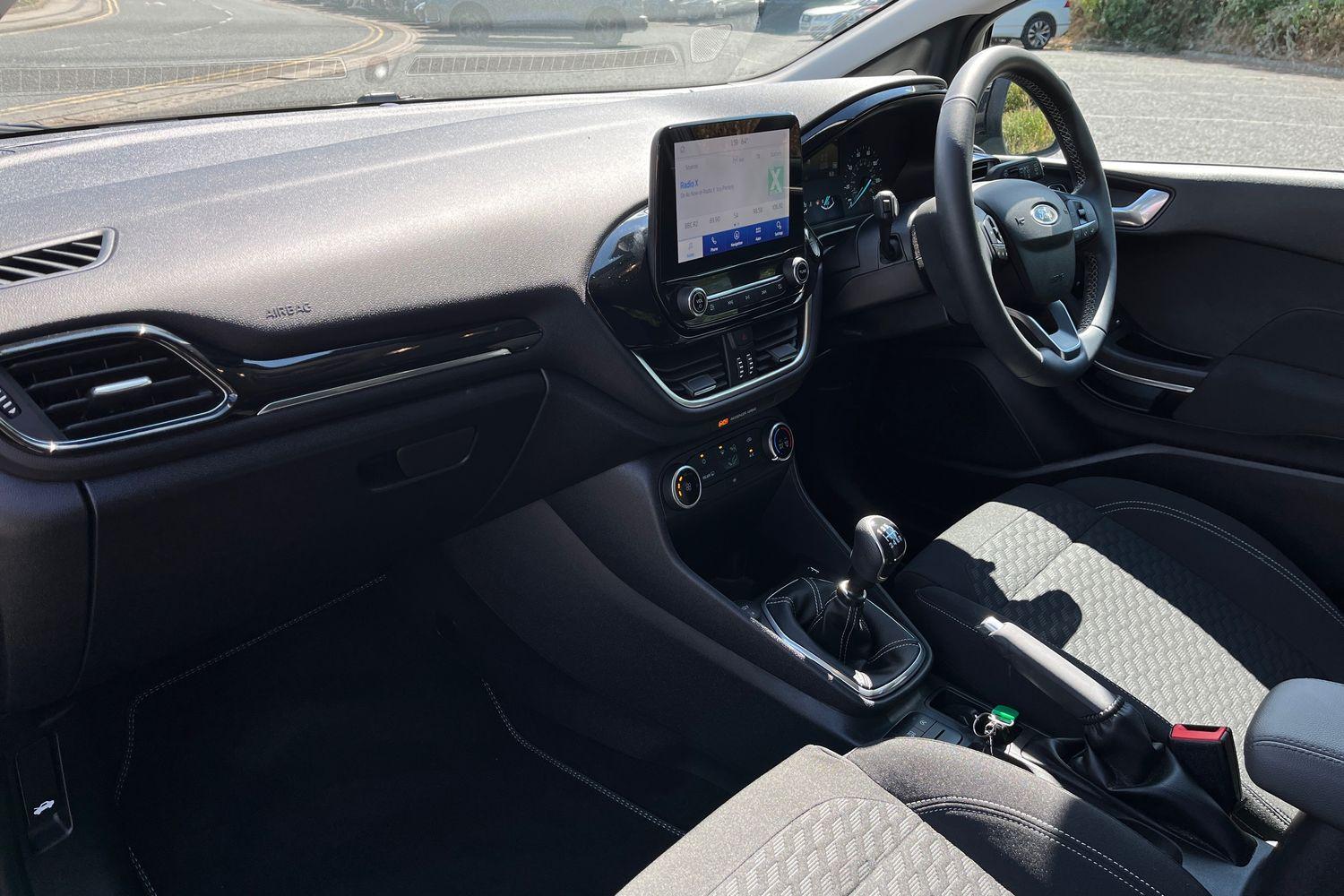 Ford FIESTA Photo 17