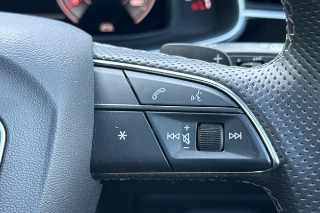 AUDI Sq8 Photo 17