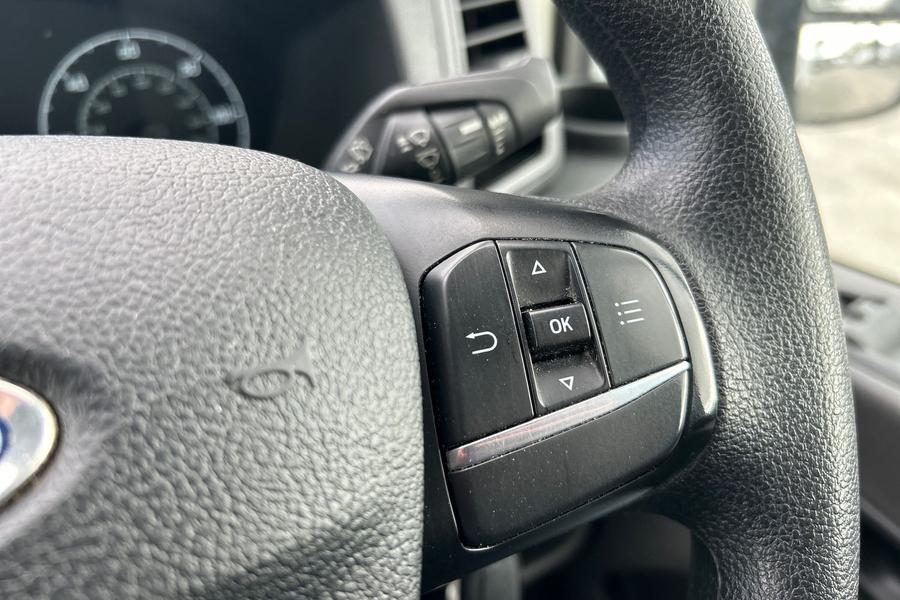 Ford TRANSIT LUTON Photo autoimg-c2d8ae5c6c050b4ca1dbb082fbc384dfc3f62b71.jpg