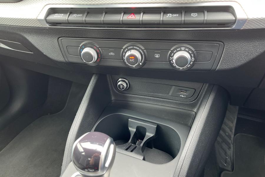 Audi Q2 Photo autoimg-c2d92a5beea0aaac68e43dfb03c67ecc045b4972.jpg