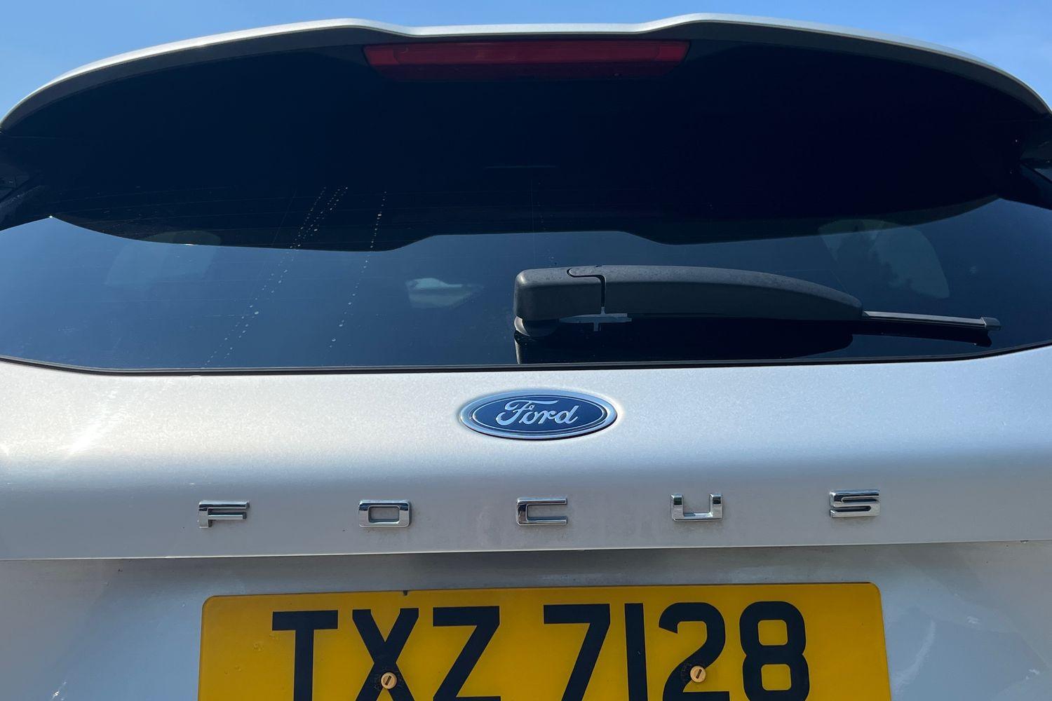 Ford Focus Photo 24