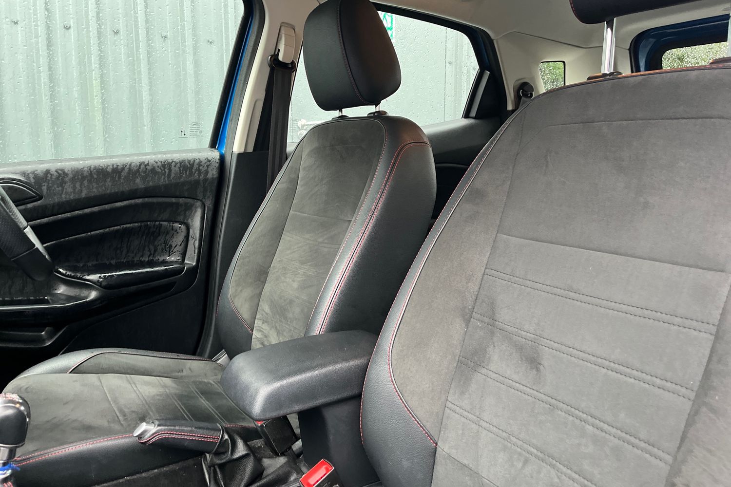 Ford ECOSPORT Photo 18