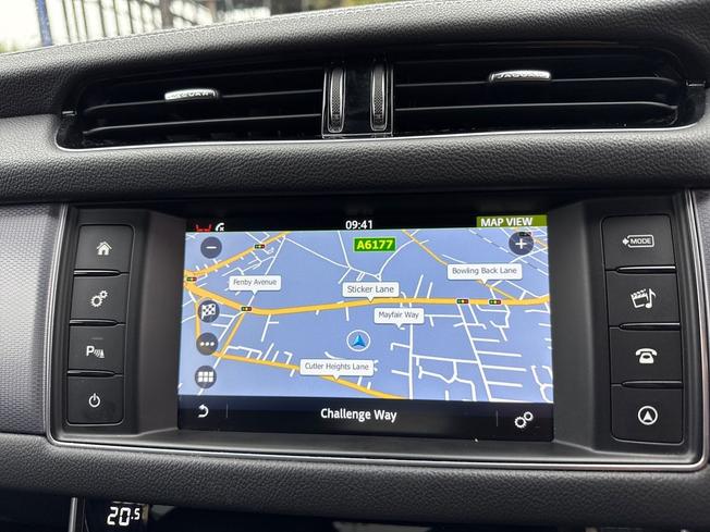 Jaguar XF Photo 41
