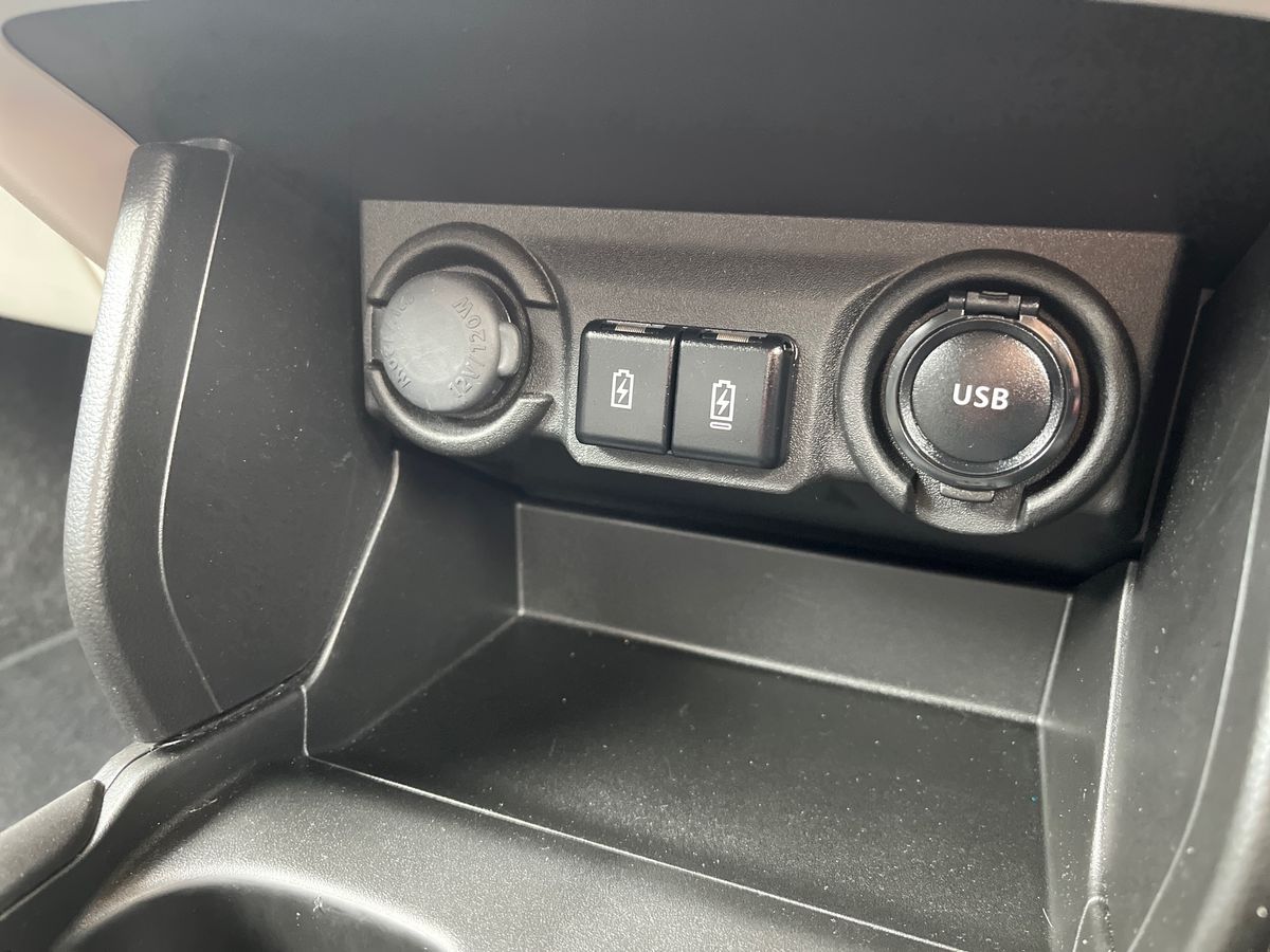 Suzuki Swift Photo 35
