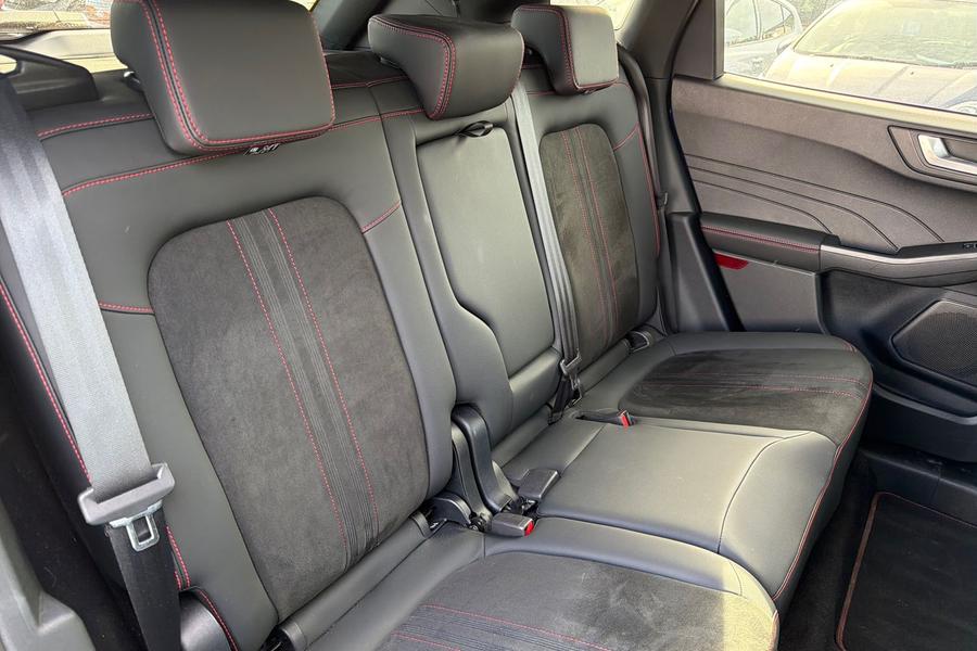Ford Kuga Photo autoimg-c2e464a7e7cacd926643837687033c30e469fdf1.jpg