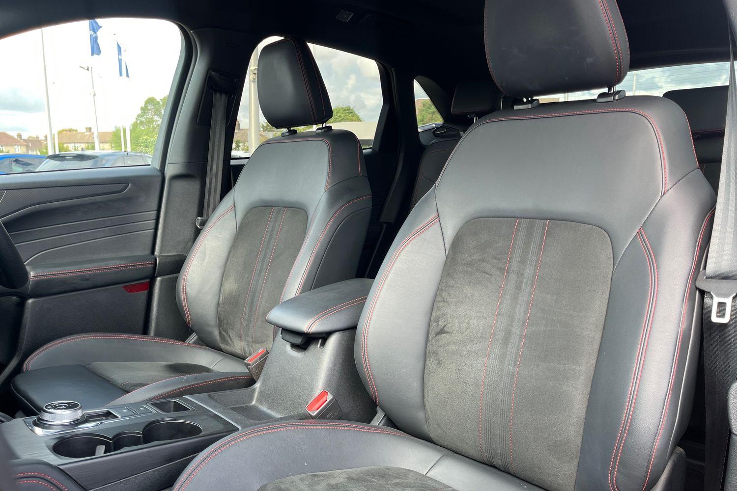 Ford KUGA Photo 18