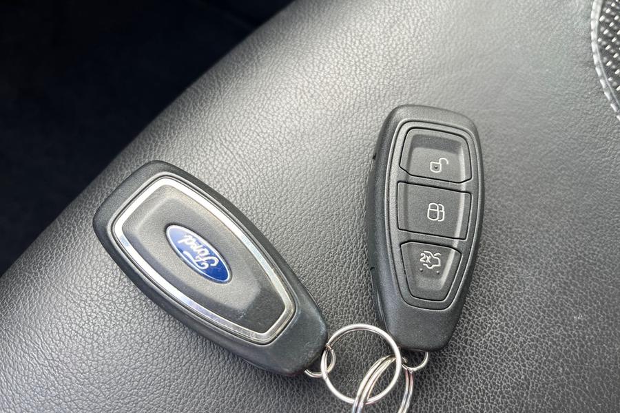 Ford FIESTA Photo autoimg-c2e96c454ebb5ba3ed5262f040ced444e131313a.jpg