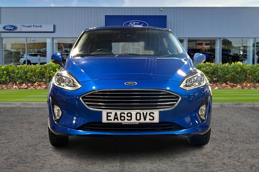 Ford FIESTA Photo autoimg-c2e9c89e890671b7aecddd671c684a7e2534f1f4.jpg