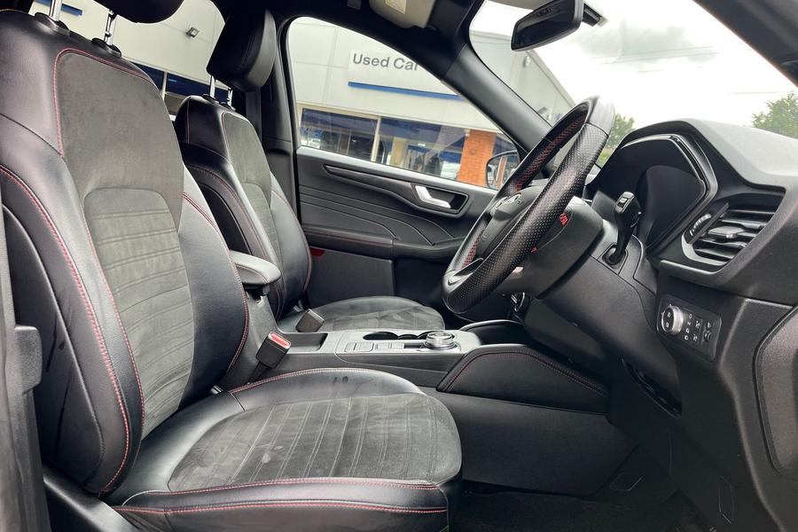 Ford Kuga Photo autoimg-c2ef41a1353143e3d34443e05182c46520c03bc5.jpg
