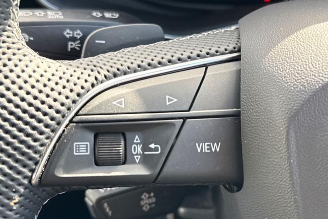AUDI Q8 Photo 16