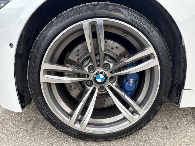 BMW M4 Photo 38