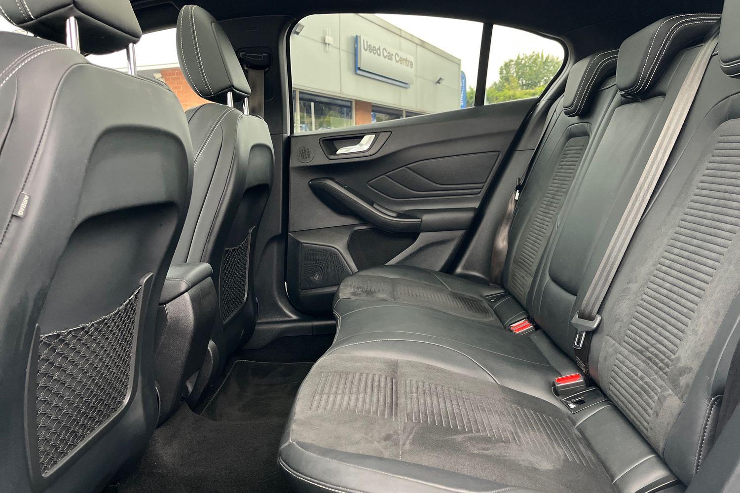 Ford FOCUS Photo 19