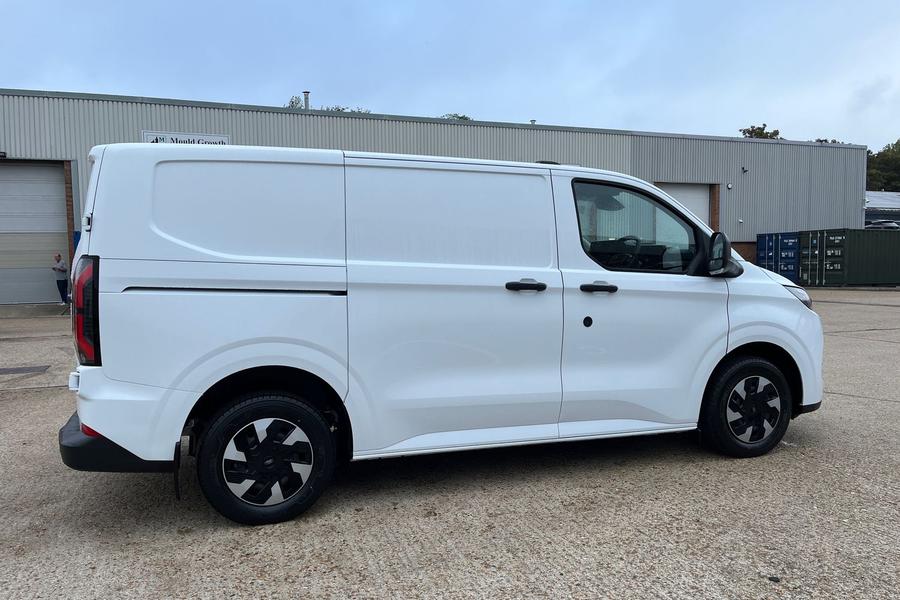 Ford E-TRANSIT CUSTOM Photo autoimg-c2f6a29bb94ab6ea3b8fc6d2e6ef3a5e03923190.jpg