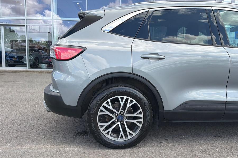Ford Kuga Photo autoimg-c2f6cad29712355be458c257e66e7226386e6e27.jpg