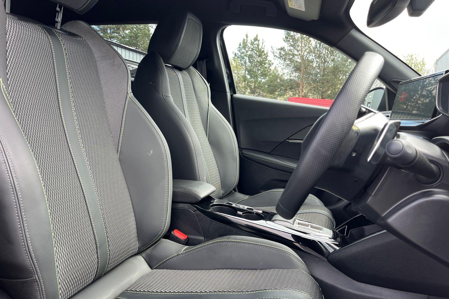 PEUGEOT 2008 Photo 16