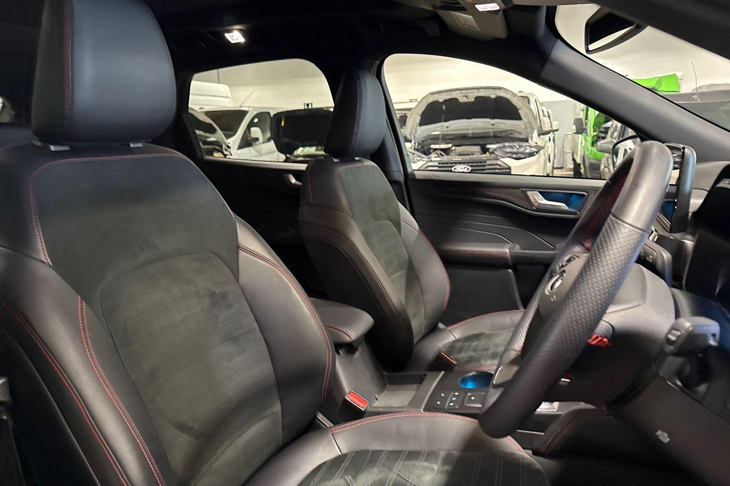Ford KUGA Photo 16