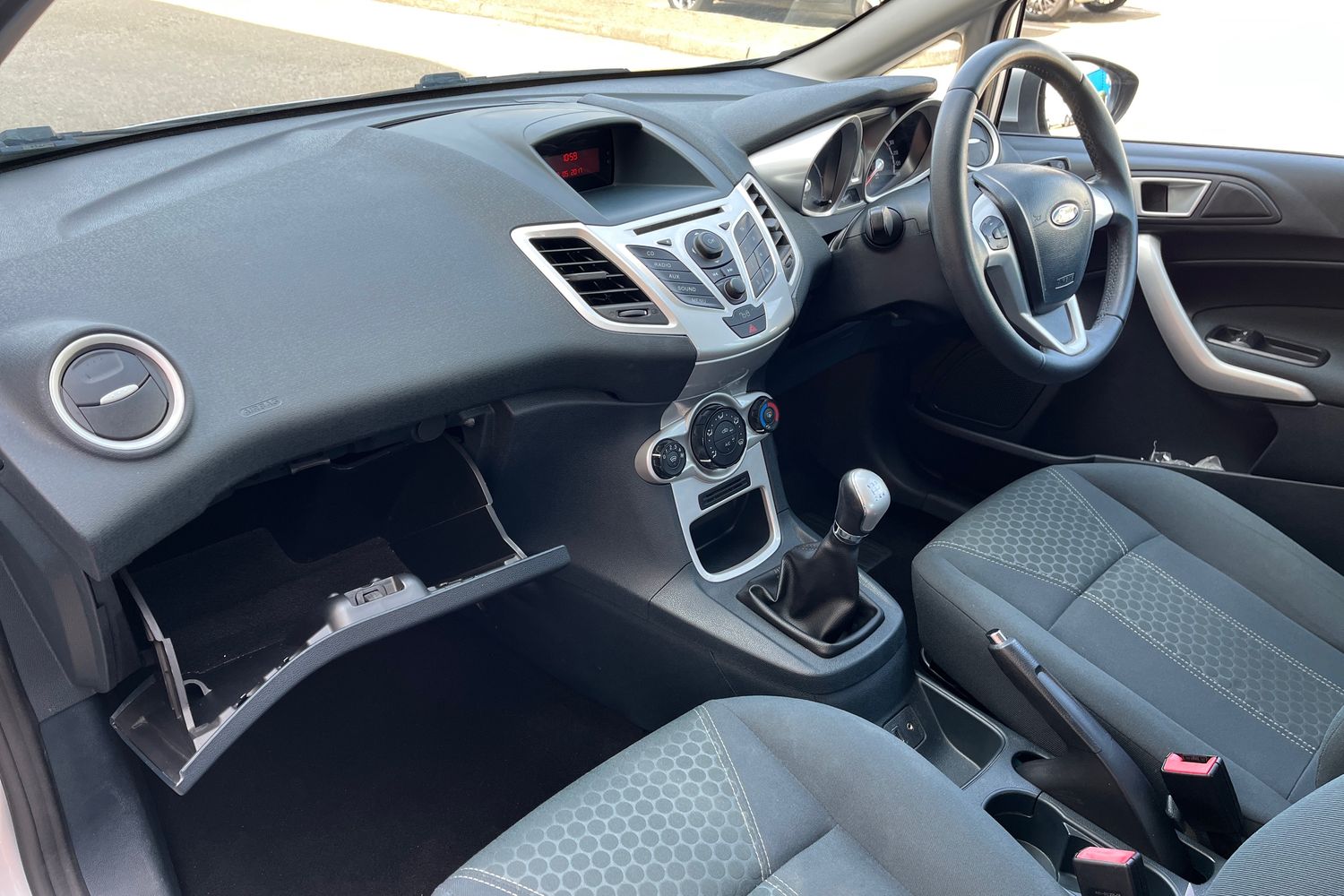 Ford Fiesta Photo 35