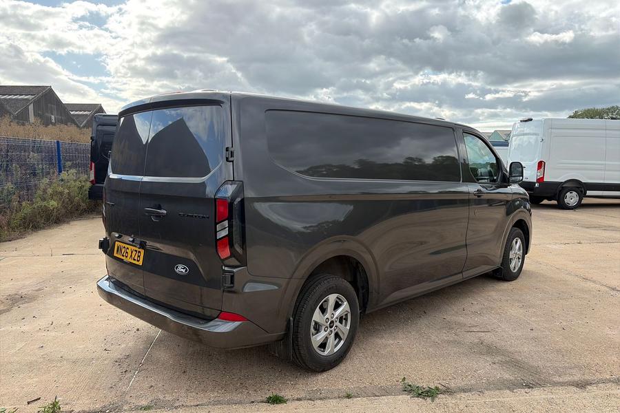 Ford TRANSIT CUSTOM Photo autoimg-c2fada8b22f6d9a1c09795ce6907f4534046bd1e.jpg