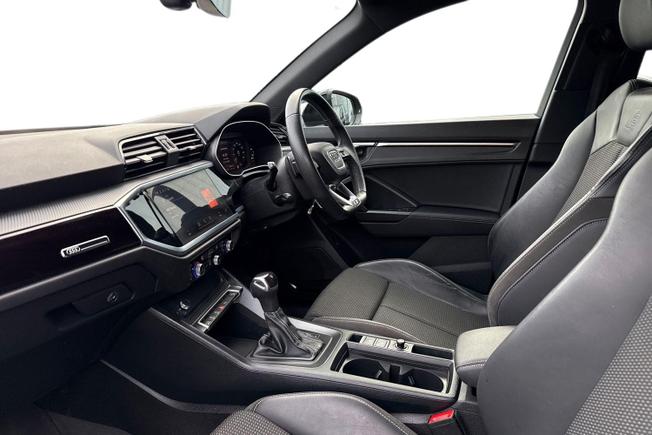 AUDI Q3 Photo 2