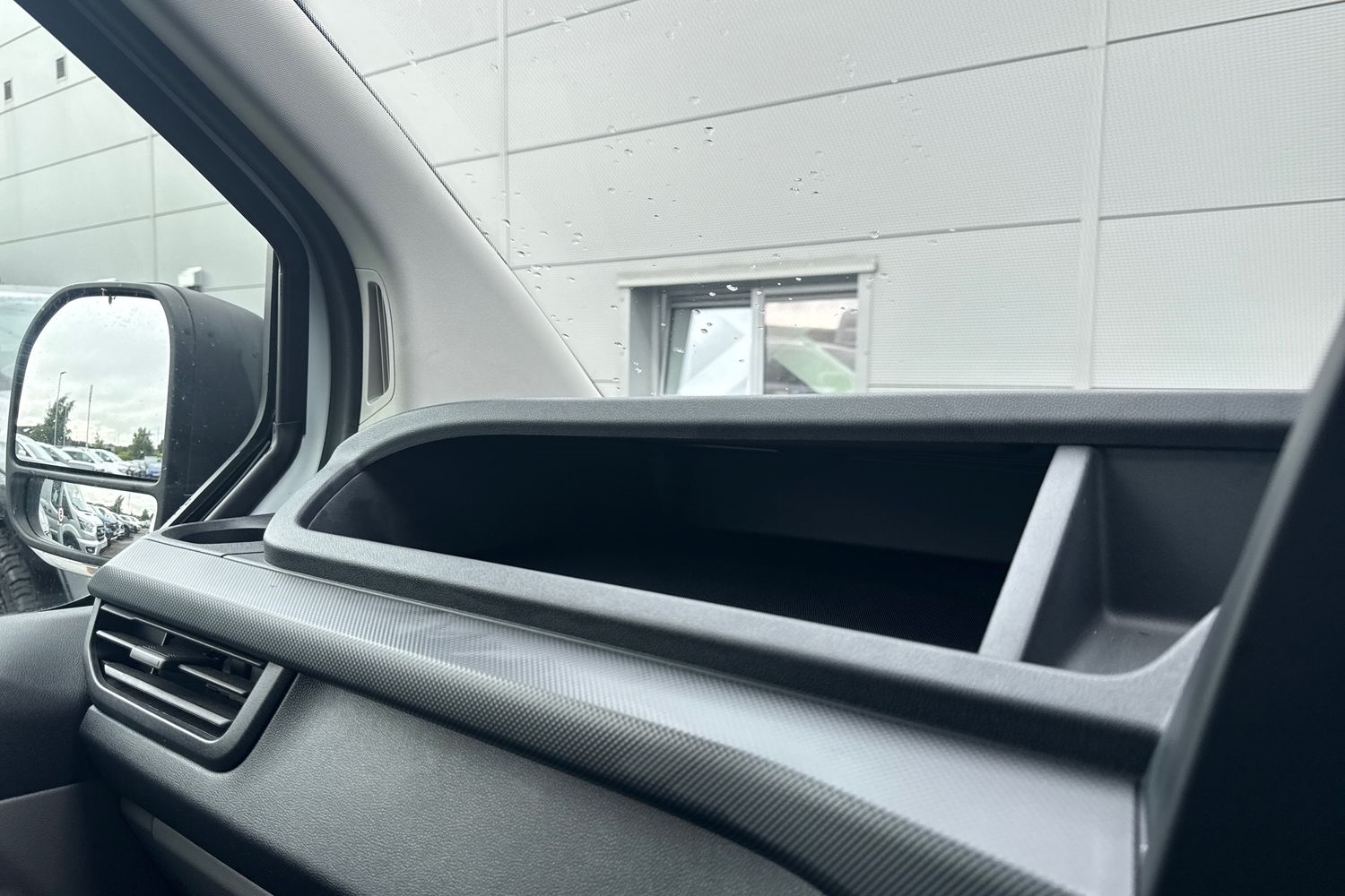 Ford E-TRANSIT CUSTOM Photo 29