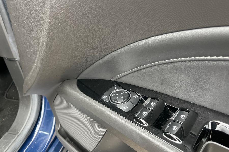 Ford MONDEO Photo autoimg-c30121f7679c5cfead9c8989769f0cbe8a55056d.jpg