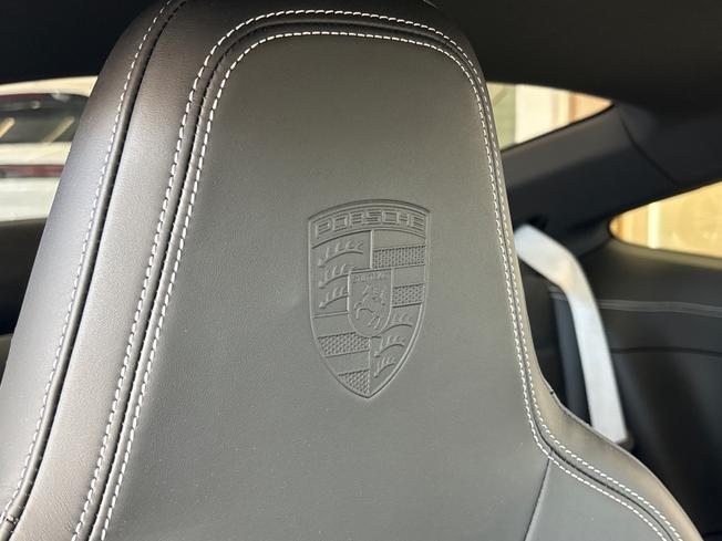 PORSCHE 911 Photo 15